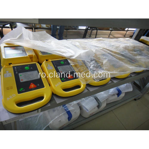 Dispozitiv portabil de formare externă DDFibrilator AED7000